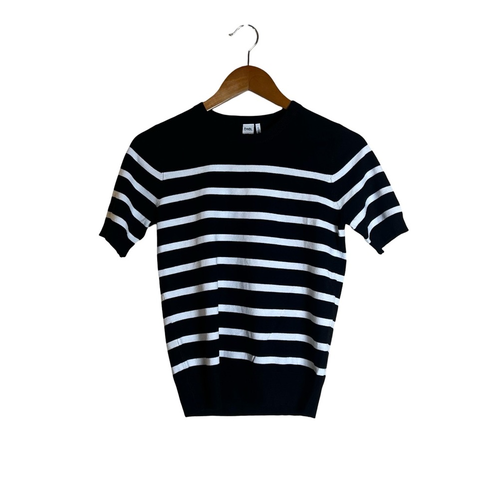 NWT! Twik knit‎ stripped sweater shirt. Size medium